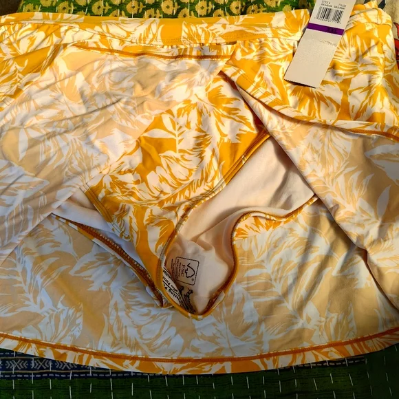 Catalina swim skirted bottom with slit in skirt - Picture 2 of 3